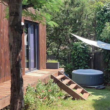 Joli Studio Climatise Avec Jacuzzi Prive Et Entree Independante Fréjus Exterior foto
