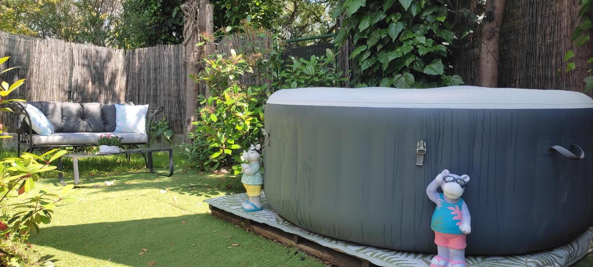 Joli Studio Climatise Avec Jacuzzi Prive Et Entree Independante Fréjus Exterior foto