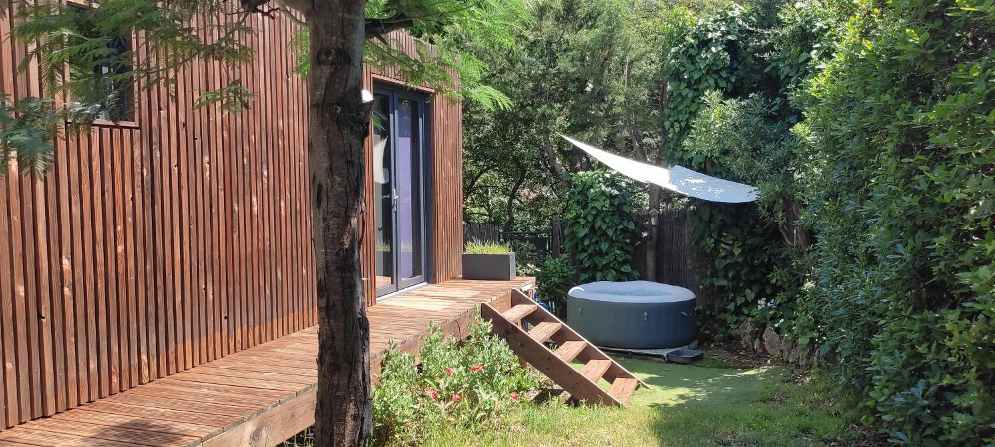 Joli Studio Climatise Avec Jacuzzi Prive Et Entree Independante Fréjus Exterior foto